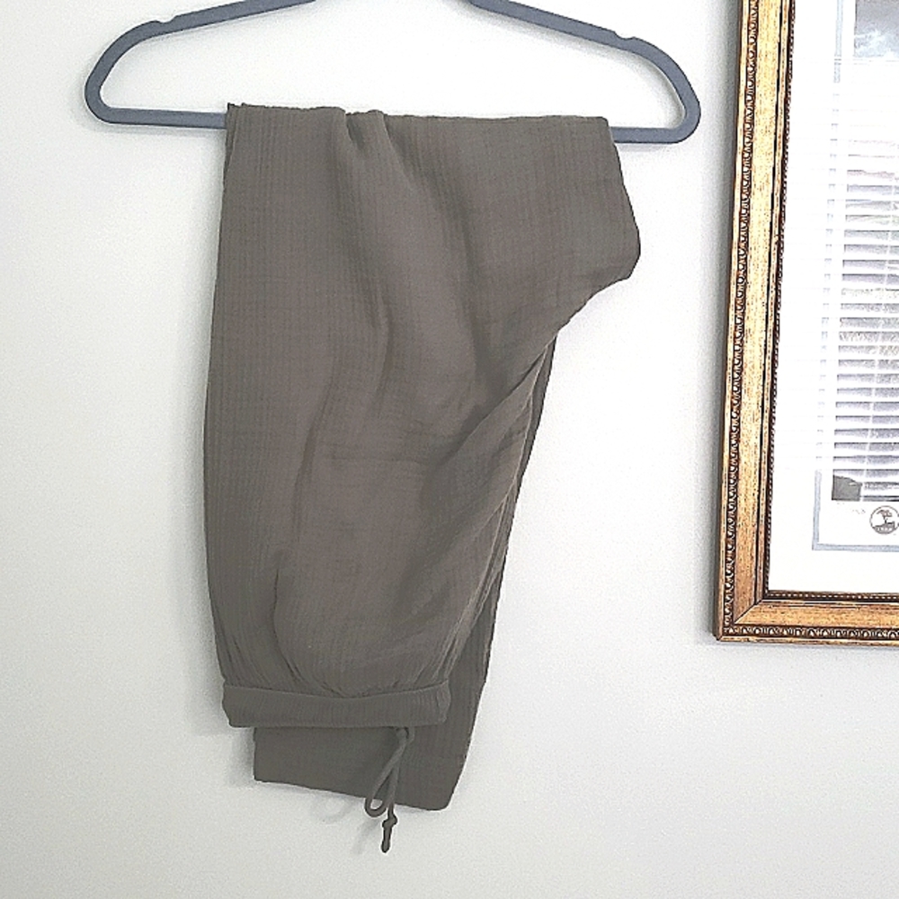 Loft Lou & Grey beachy olive green pants